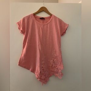 Pink tshirt with lace design